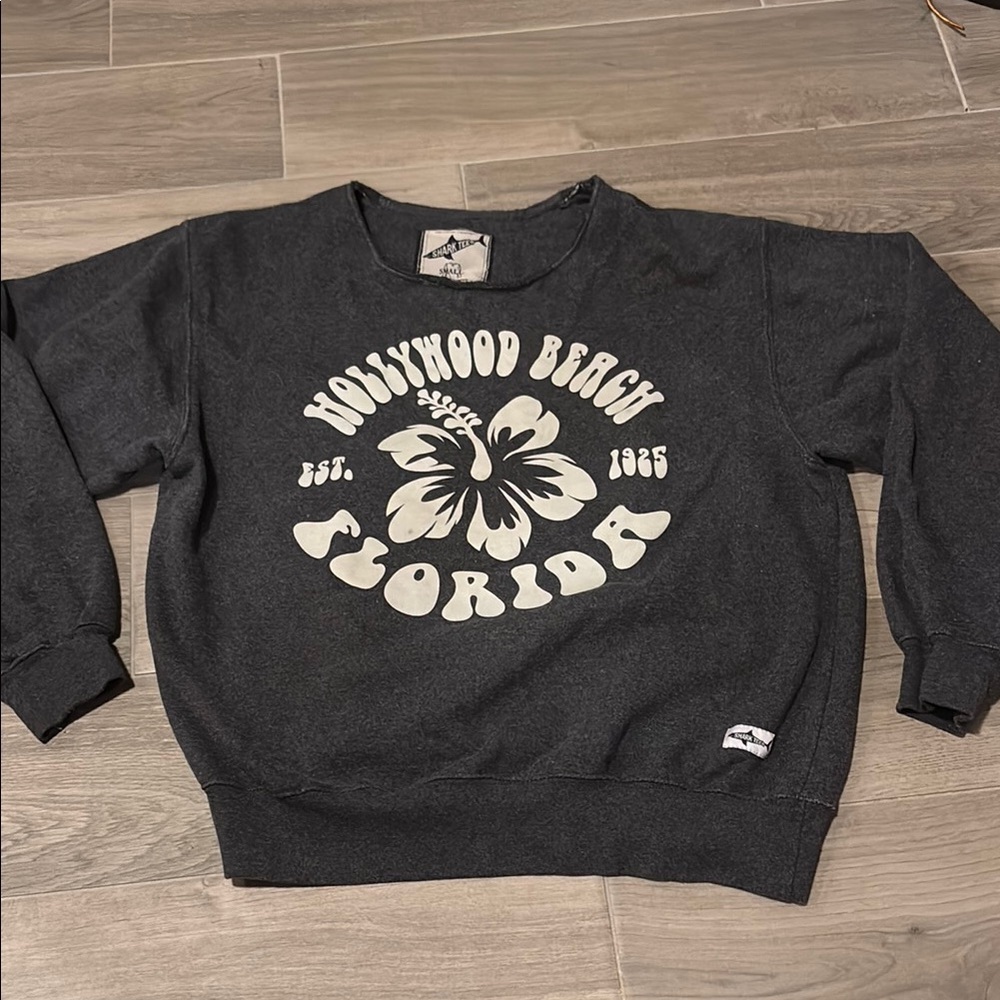 Shark Tee Women’s Dark Grey Hollywood Beach Florida Sweatshirt Size S